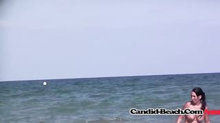 Нудистки с большими жопами не догадываются о скрытой камере на пляже