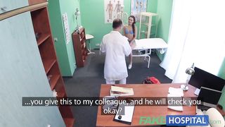 Русская туристка раздвинула ноги для куни и траха с доктором в Пране