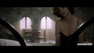 Анна Гальена трахается с любовником в драме «Черный ангел»