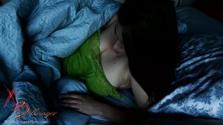 Дочь показала ночью отцу, в каких позах ей снилась ебля с ним