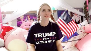 Сисястая патриотка сделает Америку снова великой, когда кончит от мастурбации пальцами